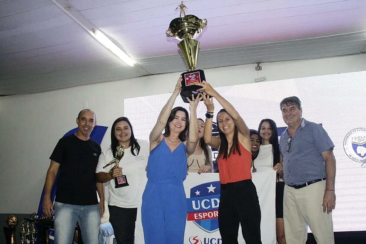 Imagem de compartilhamento para o artigo Mara Caseiro participa da premiação do Campeonato estadual de 2023 da MS Todo dia